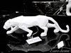 Geometryczna biała figura puma 44x14x9 cm A109