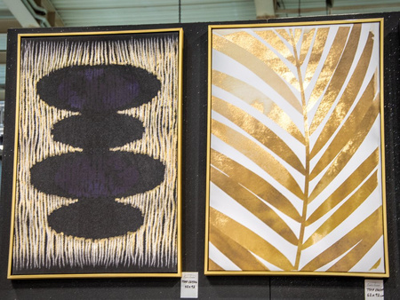 Obraz w kolorze granatu i złota 62x92 cm TOIF22436
