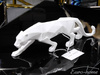 Geometryczna biała figura puma 44x14x9 cm A109